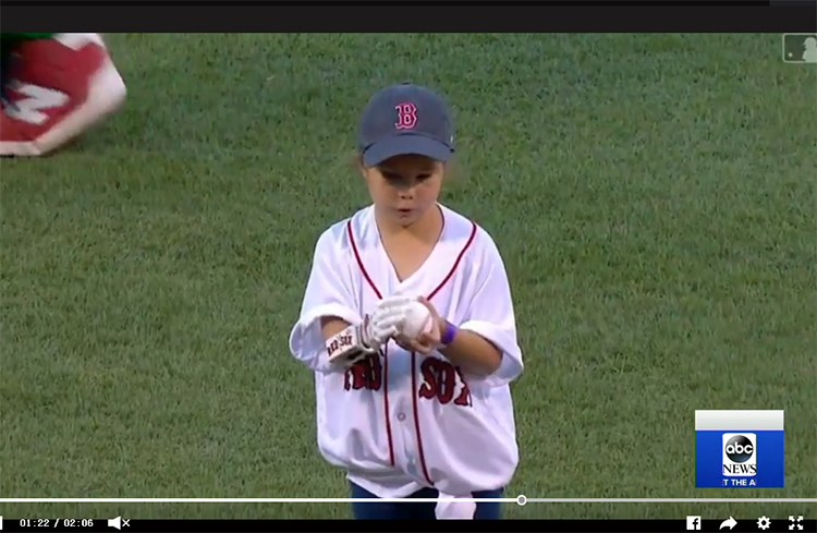 3D print girl throws the first throw at all 30 MLB courts, very good.