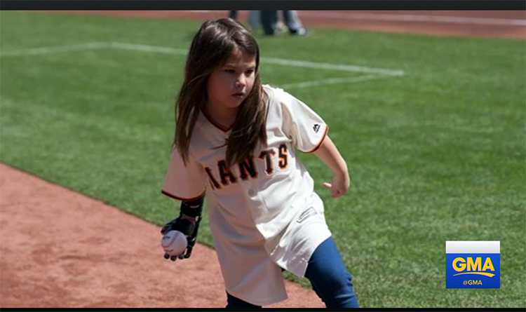 3D print girl throws the first throw at all 30 MLB courts, very good.