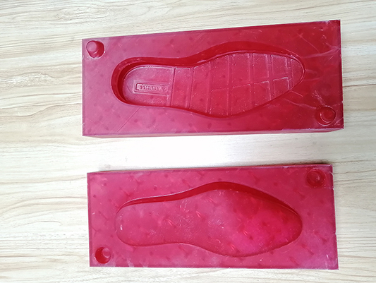 Evolution of shoe mold materials