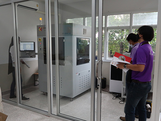 Teleconferencing Installation of Kings SLA 3D Printer to Overcome Challenge of Covid 19