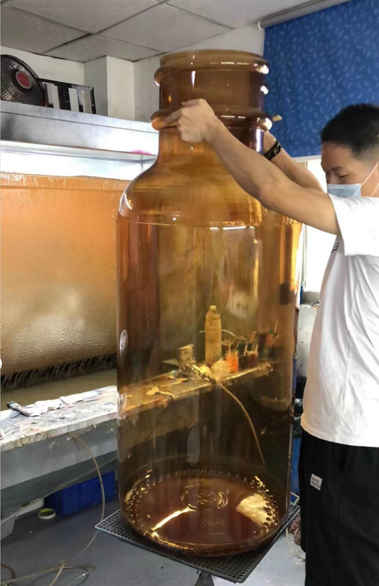 sla 3d printed large transparent bottle