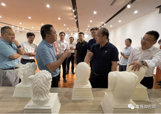 Zhong Xudong, secretary of the Pinghu Municipal CPC Committee, and his party visited Kingstech for guidance